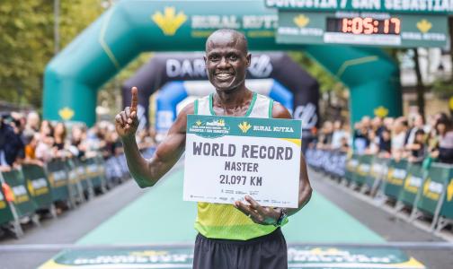 Record du monde M50 de Mark Kiptoo Record du monde M50 de Mark Kiptoo